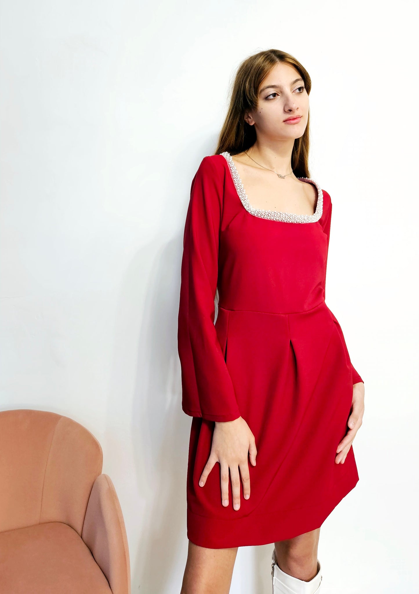 Vestito rosso con perline