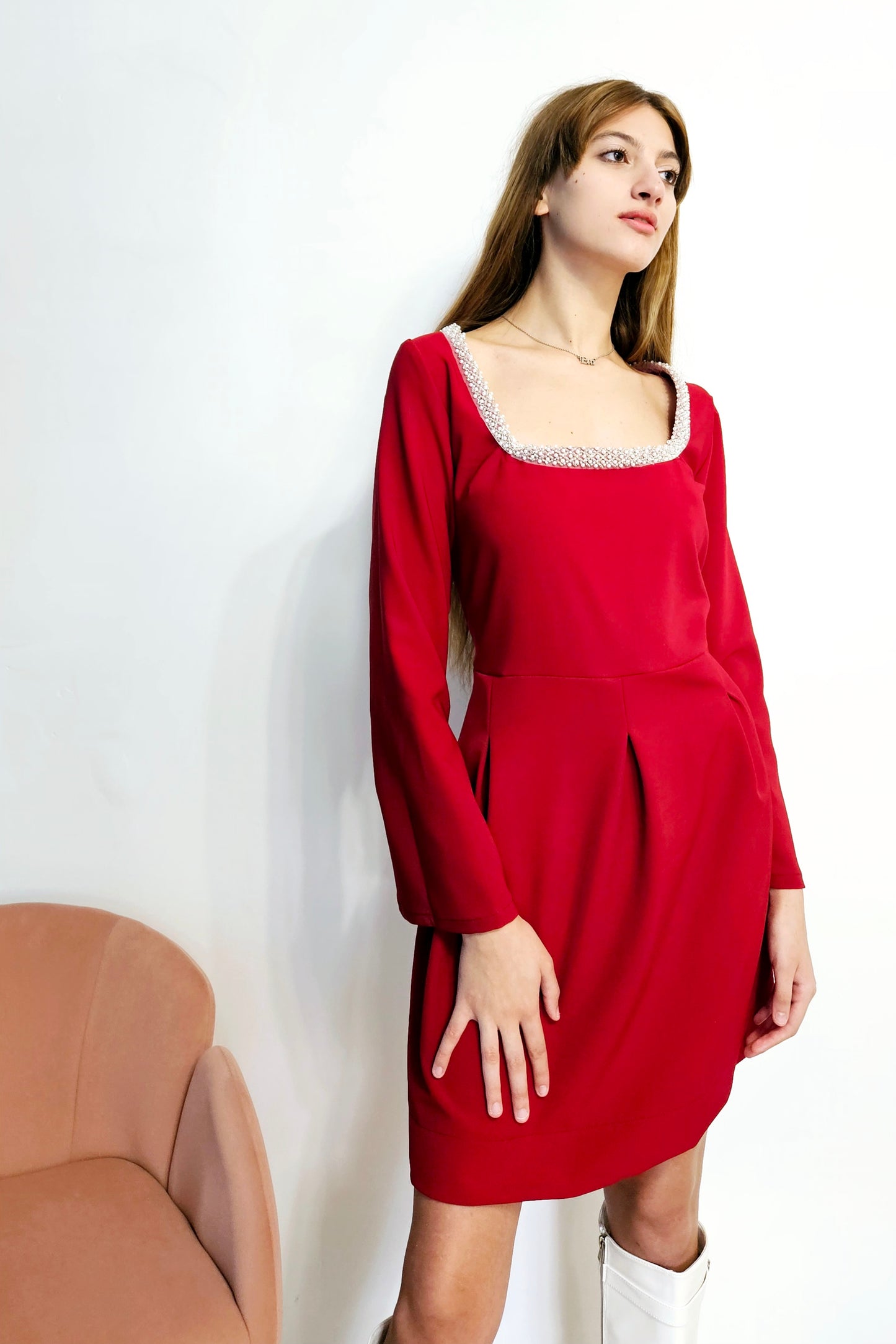 Vestito rosso con perline